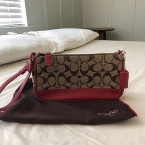 Classic Coach Wrislet/Shoulder Bag